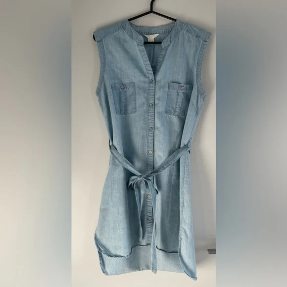 Women’s Sleeveless Belted Shirtdress - Picture 4 of 9